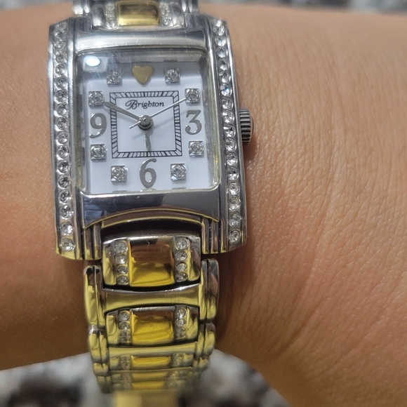 Japan Movement Swarovski Crystal Brighton Two- tone Watch Running New Battery